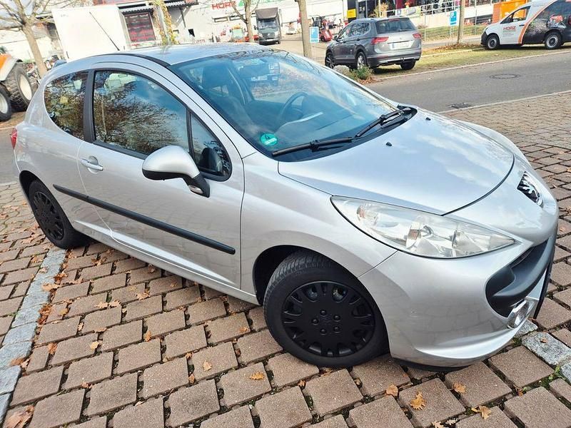 Gebraucht Peugeot 207 Filou 95 PS (69 kW) 2009 Silber Limousine