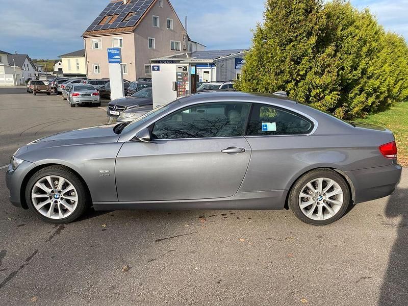 Gebraucht BMW 330 245 PS (180 kW) 2009 Grau