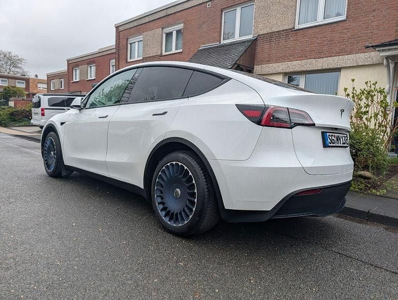 Gebraucht Tesla Model Y Standard Range 235 kW (320 PS) 2023 Weiß SUV