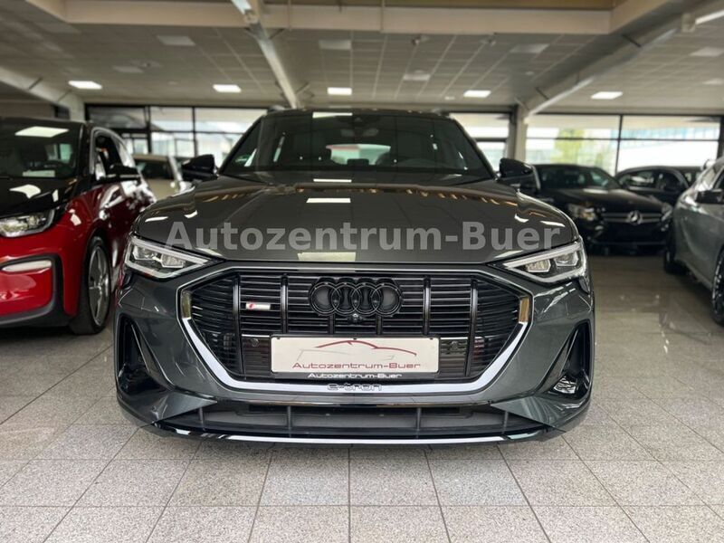 Daytonagrau perleffekt Gebraucht 2022 Audi e-tron S-Line SUV | 52.990 € - Bild 1/4