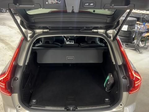 Gebraucht Volvo XC60 145 PS (106 kW) 2021 SUV