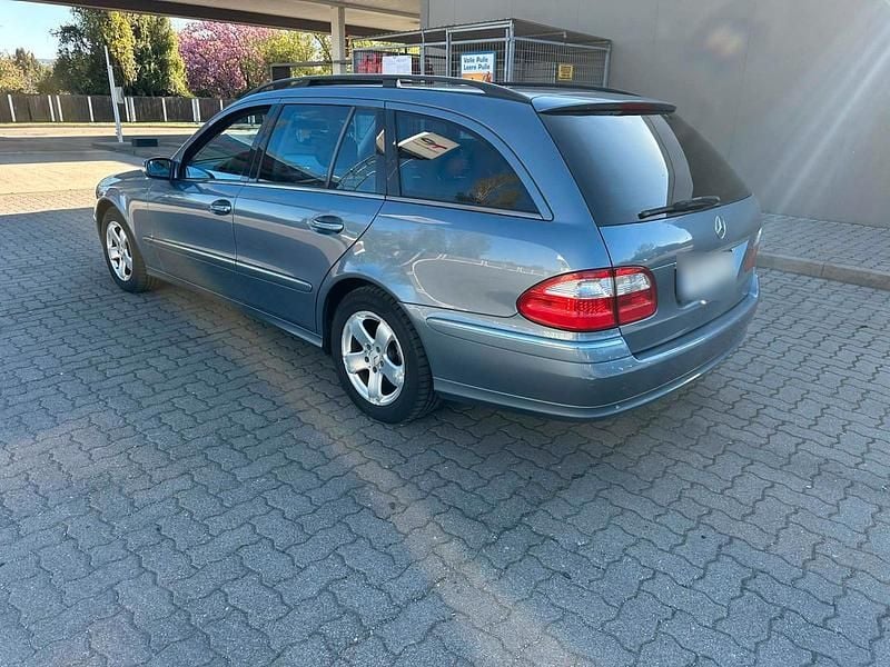 Second-hand Mercedes E320 224 CP (164 kW) 2008 Albastru Break
