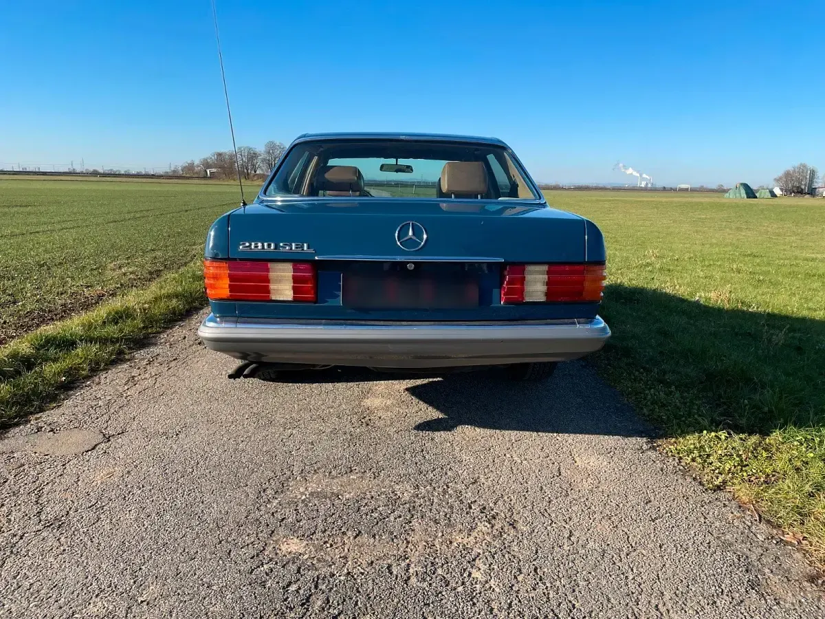 Gebraucht Mercedes 280 185 PS (136 kW) 1982 Blau Limousine
