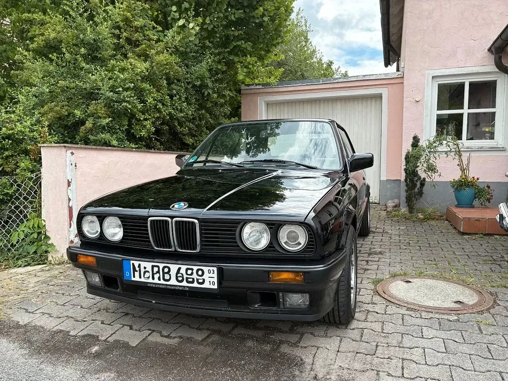 Gebraucht BMW 320 Sport Line 126 PS (92 kW) 1991 Schwarz Cabrio