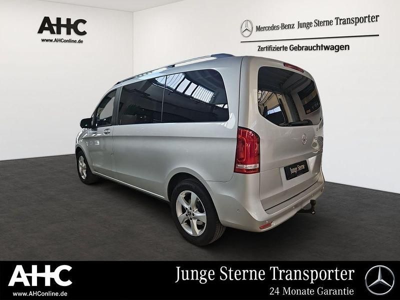 Gebraucht Mercedes V300 237 PS (174 kW) 2022 Brillantsilber metallic Van / Kleinbus