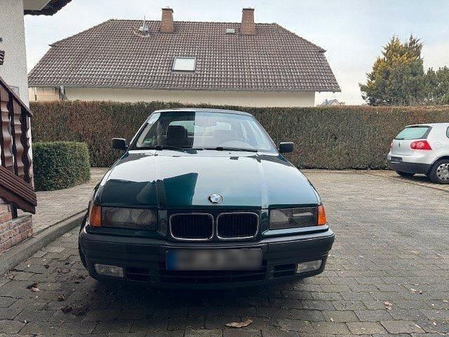Gebraucht BMW 316 105 PS (77 kW) 1996 Grün Kleinwagen