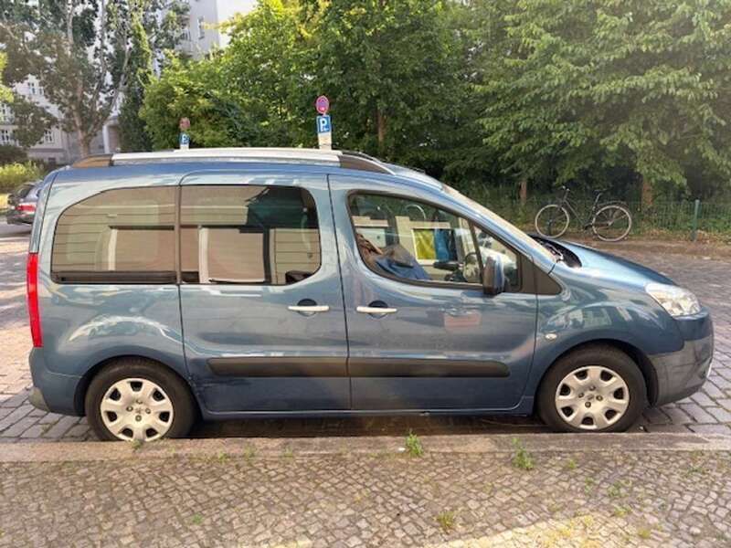 Blau Gebraucht 2009 Peugeot Partner Tepee Family Van / Kleinbus | 5.200 € (Guter Preis) - Bild 1/4
