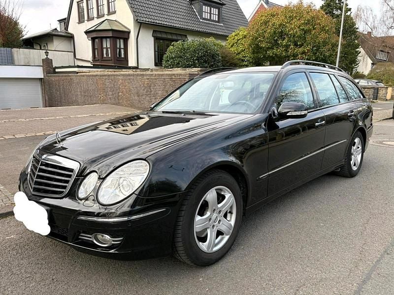 Gebraucht Mercedes E220 Avantgarde 170 PS (125 kW) 2007 Schwarz Kombi