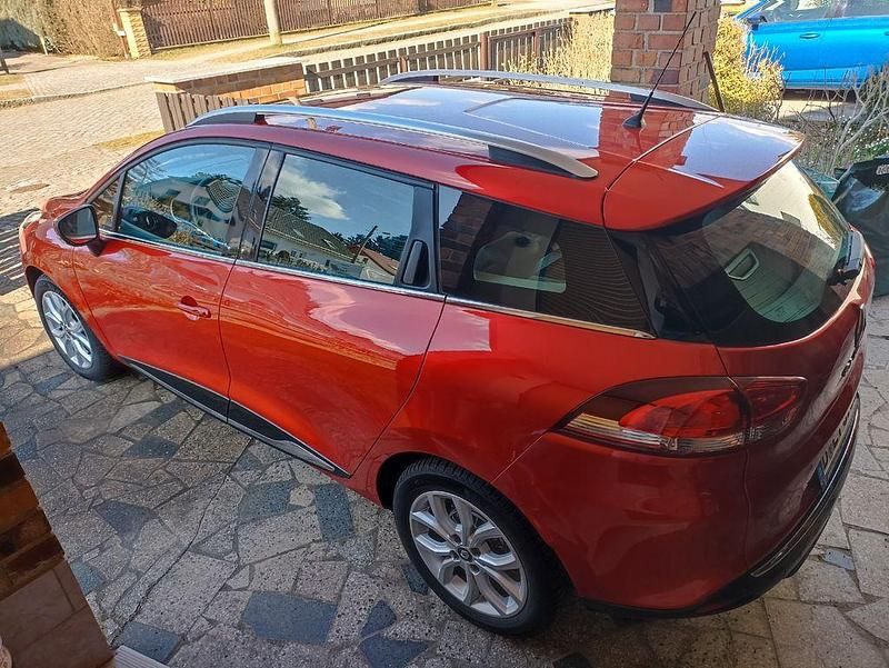Gebraucht Renault Clio IV Bose Edition 118 PS (86 kW) 2018 Rot Limousine