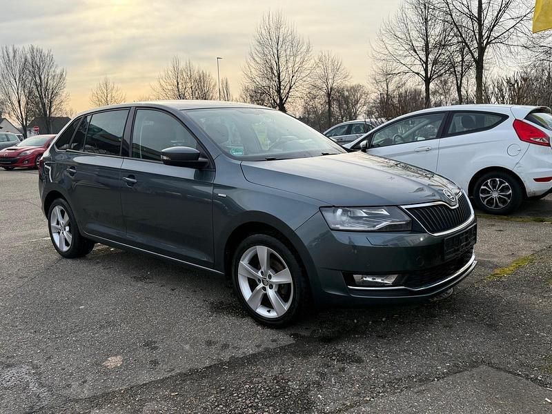 Gebraucht Skoda Rapid 95 PS (69 kW) 2018 Grau Kombi