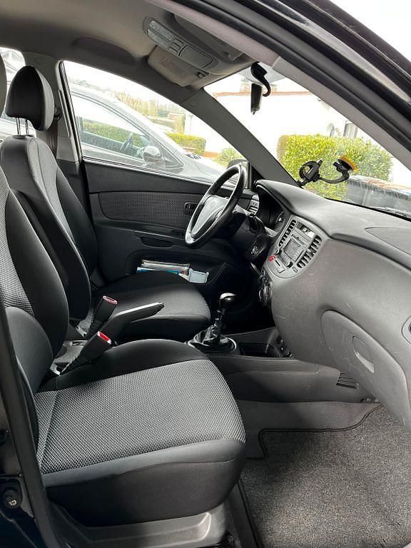 Gebraucht Kia Rio 97 PS (71 kW) 2009 Schwarz Limousine