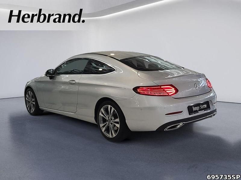 Gebraucht Mercedes C200 184 PS (135 kW) 2020 Iridiumsilber  metalliclack Coupé