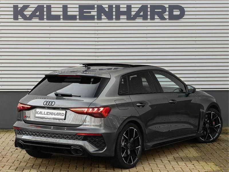 Gebraucht Audi RS3 Sport 400 PS (294 kW) 2024 Daytonagrau perleffekt Limousine