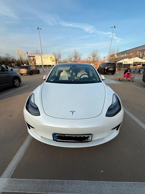 Gebraucht Tesla Model 3 RWD 235 kW (320 PS) 2022 Weiß Limousine