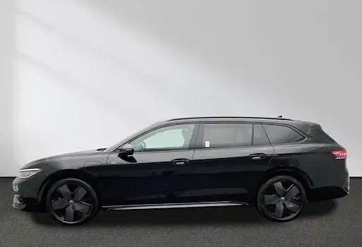 Gebraucht VW Passat R-line 272 PS (200 kW) 2025 Schwarz Kombi