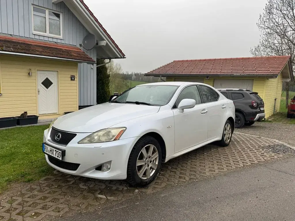 Second-hand Lexus IS220 177 CP (130 kW) 2007 Alb Berlinǎ