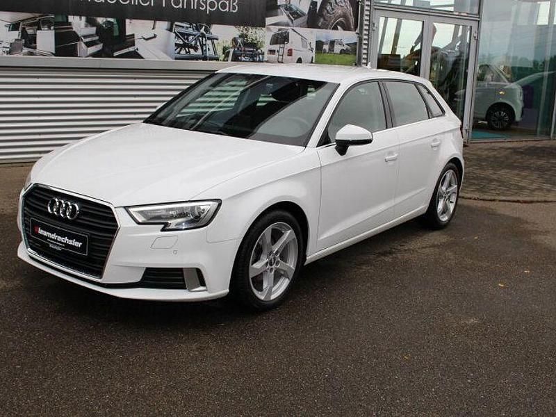 Weiß Gebraucht 2016 Audi A3 Sport Limousine | 18.480 € (Fairer Preis) - Bild 1/4