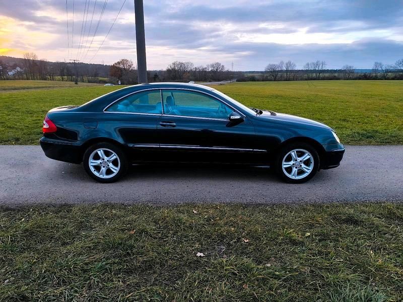 Gebraucht Mercedes CLK240 172 PS (126 kW) 2002 Blau Coupé