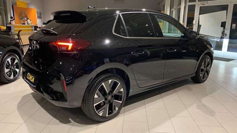 Gebraucht Opel Corsa-e Ultimate 100 kW (136 PS) 2023 Diamant schwarz metallic Kleinwagen