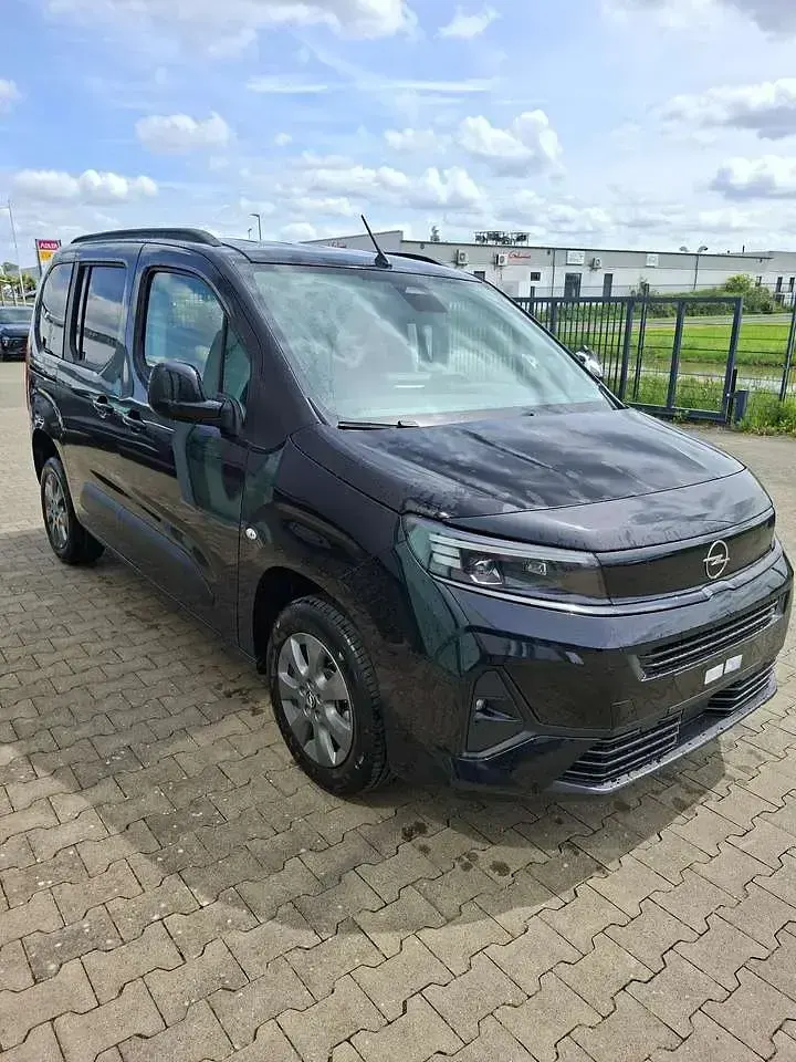 Neu Opel Combo Edition 131 PS (96 kW) 2026 Karbonschwarz metallic Van / Kleinbus