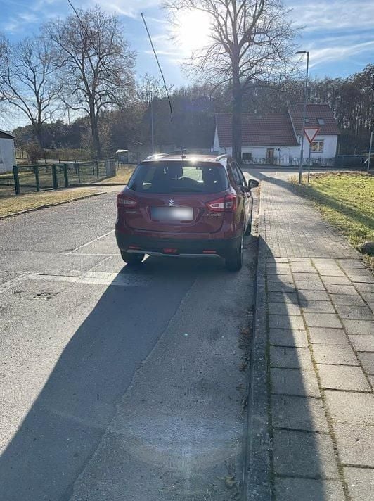 Usado Suzuki SX4 140 HP (102 kW) 2017 Vermelho Sedan