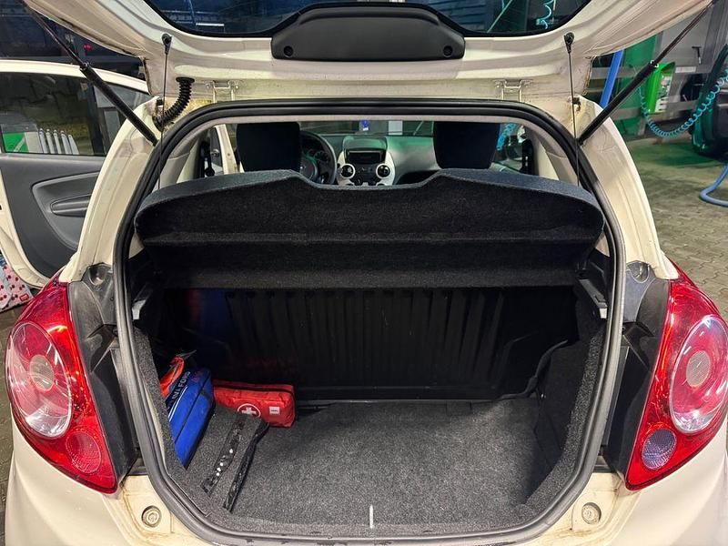 Gebraucht Ford Ka Trend 69 PS (50 kW) 2010 Weiß Kleinwagen