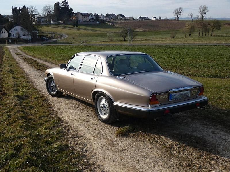 Gebraucht Jaguar XJ S 264 PS (194 kW) 1985 Gold Limousine