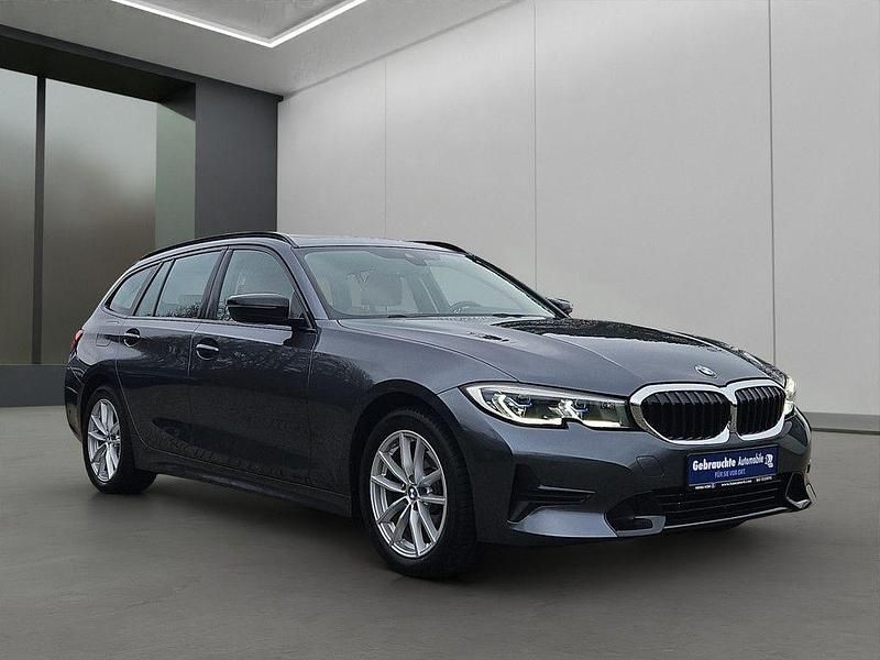 Gebraucht BMW 320 Sport Line 190 PS (139 kW) 2021 Grau / mineralgrau (metallic) Kombi