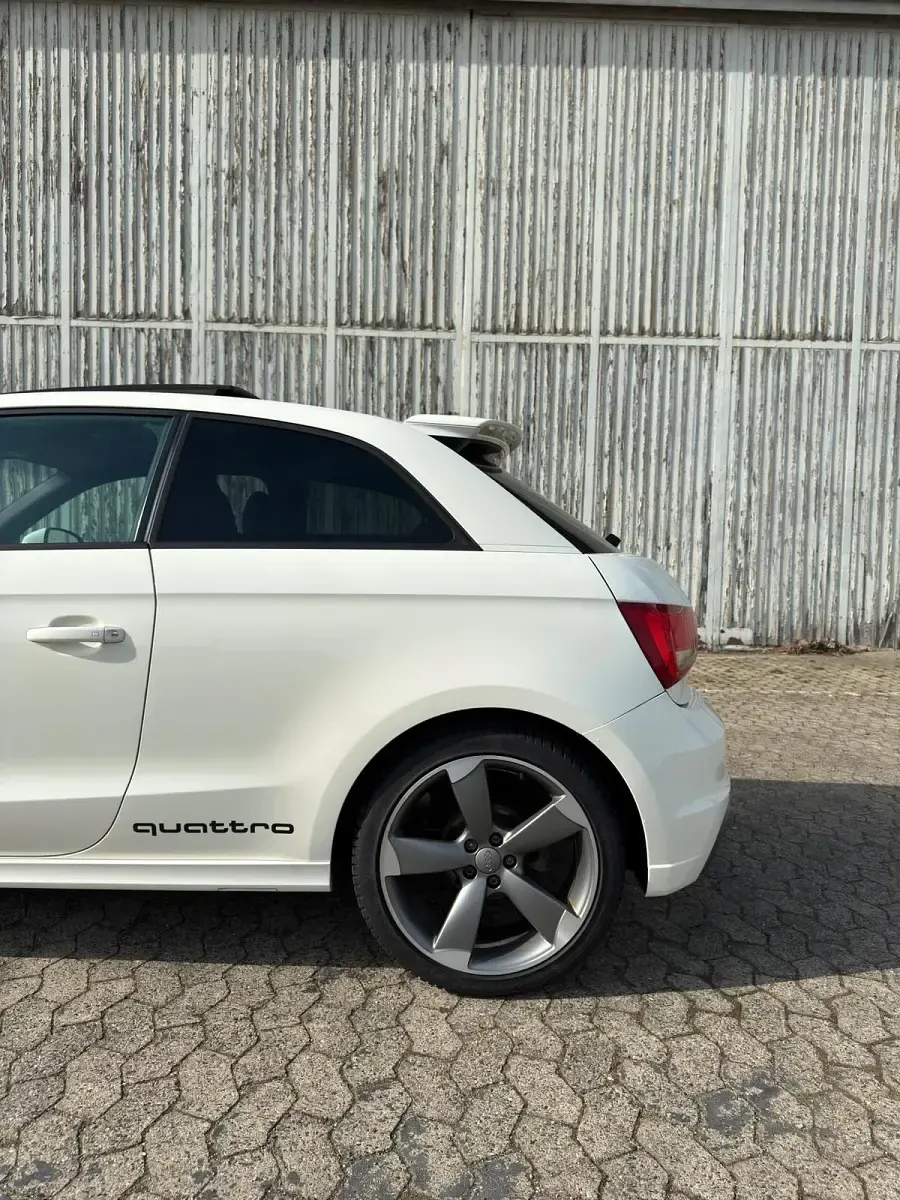 Gebraucht Audi A1 Exclusive 185 PS (136 kW) 2011 Weiß Kleinwagen