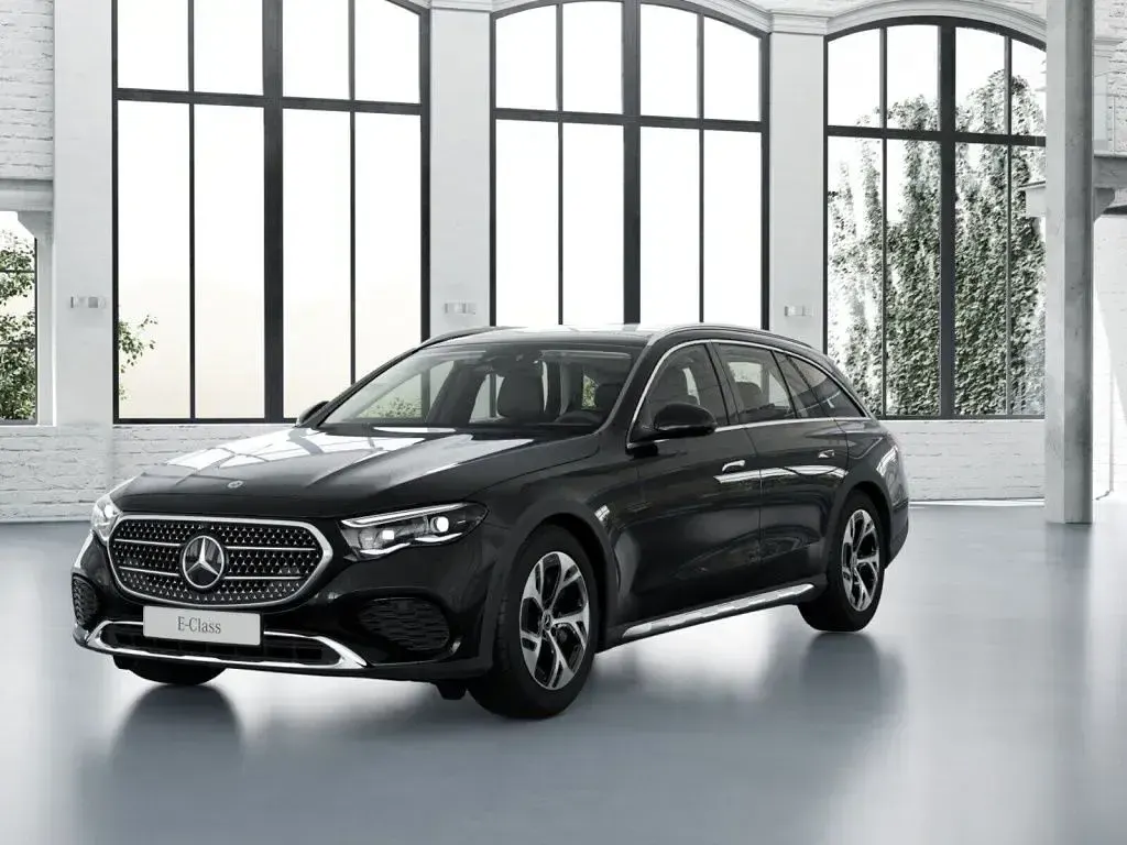 Gebraucht Mercedes E450 367 PS (269 kW) 2025 Metalliclack obsidianschwarz Kombi