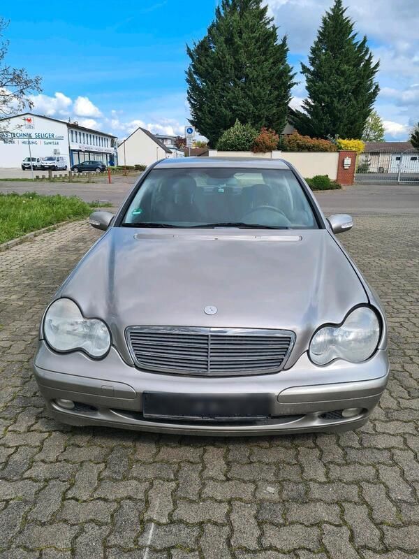 Gebraucht 2003 Mercedes C180 Limousine | 950 € (Superpreis) - Bild 1/4