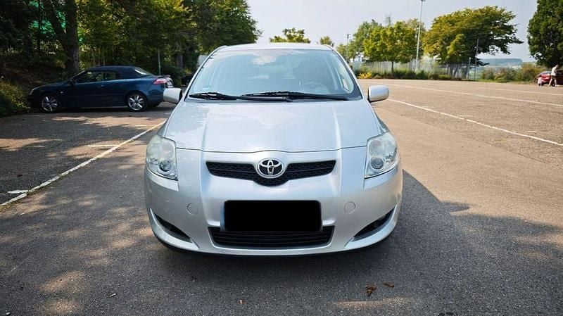 Silber Gebraucht 2009 Toyota Auris Limousine | 3.400 € (Guter Preis) - Bild 1/4
