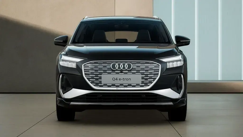 Second-hand Audi Q4 e-tron S-Line 210 kW (286 CP) 2025 Negru SUV