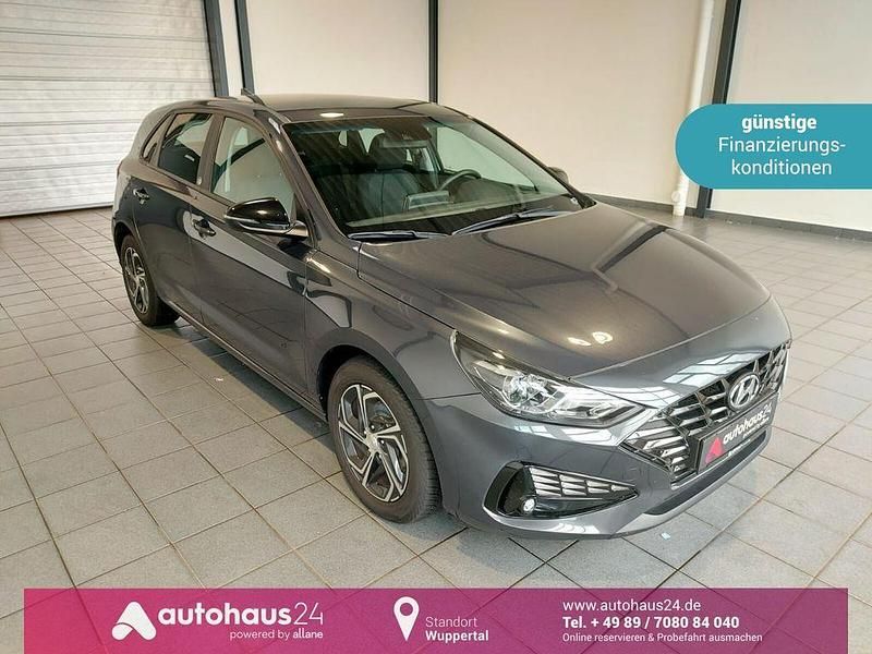 Grau Gebraucht 2021 Hyundai i30 Limousine | 14.590 € (Fairer Preis) - Bild 1/4