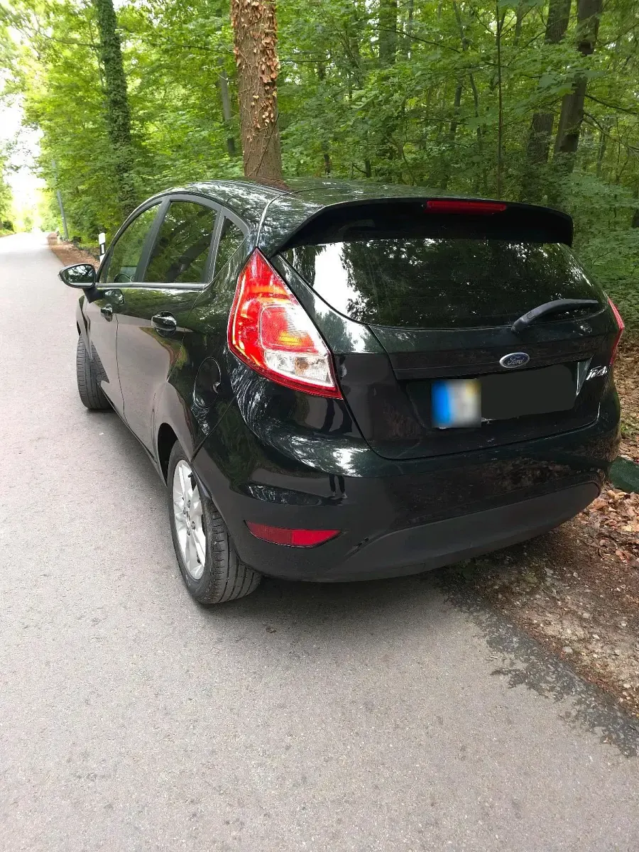 Gebraucht Ford Fiesta SYNC Edition 80 PS (58 kW) 2016 Schwarz Kleinwagen