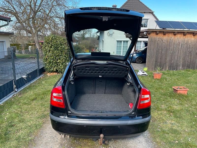 Usado Skoda Octavia 140 HP (102 kW) 2007 Preto Sedan