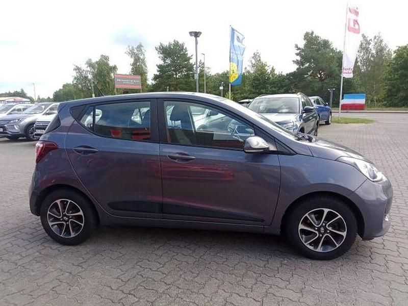 Gebraucht Hyundai i10 67 PS (49 kW) 2017 Grau Kleinwagen