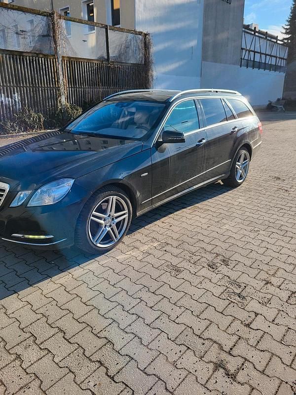 Gebraucht Mercedes E350 231 PS (169 kW) 2010 Schwarz Kombi