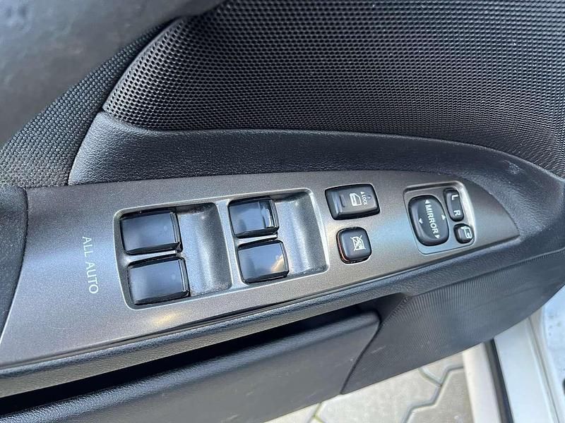 Second-hand Lexus IS220d 177 CP (130 kW) 2006 Alb Berlinǎ