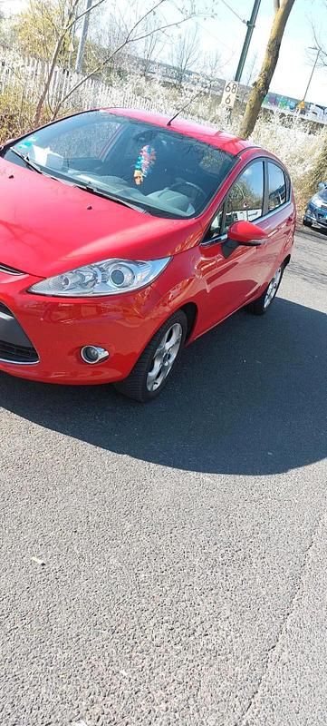 Gebraucht Ford Fiesta 2010 Rot Kleinwagen
