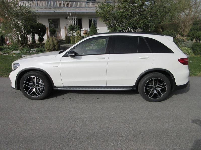 Weiß Gebraucht 2019 Mercedes GLC43 AMG AMG SUV | 41.000 € (Superpreis) - Bild 1/4