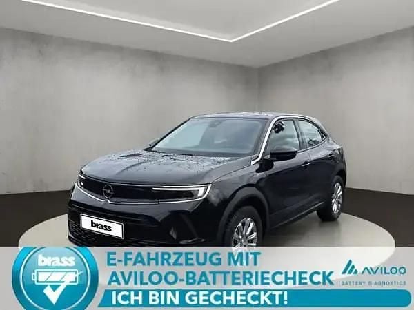 Diamant schwarz (metallic) Gebraucht 2022 Opel Mokka-e Edition SUV | 17.450 € (Fairer Preis) - Bild 1/4