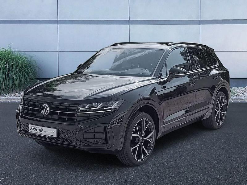 Grenadillschwarz metallic Neu 2025 VW Touareg R-line SUV | 98.900 € - Bild 1/4
