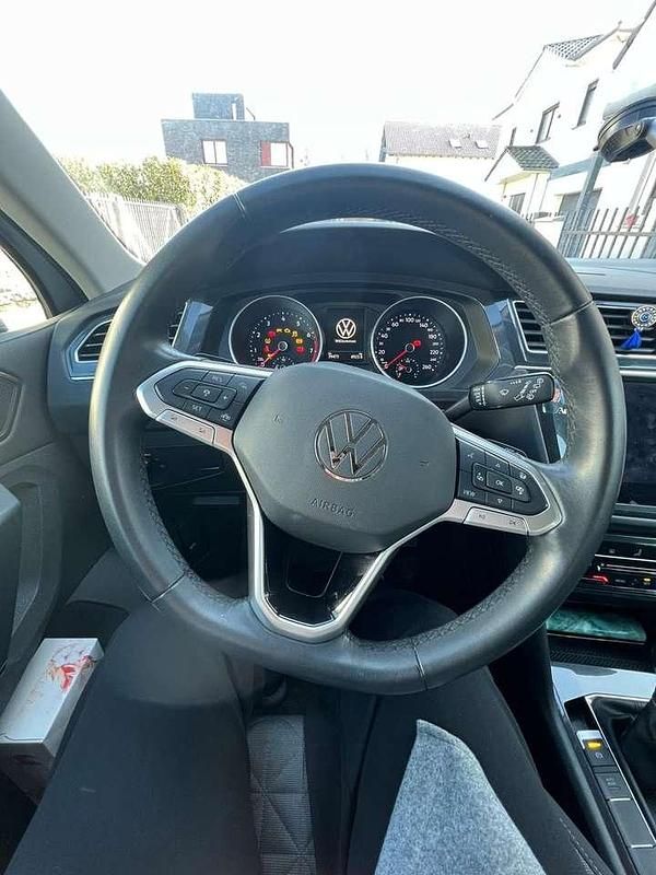 Gebraucht VW Tiguan R-line 190 PS (139 kW) 2022 Silber SUV