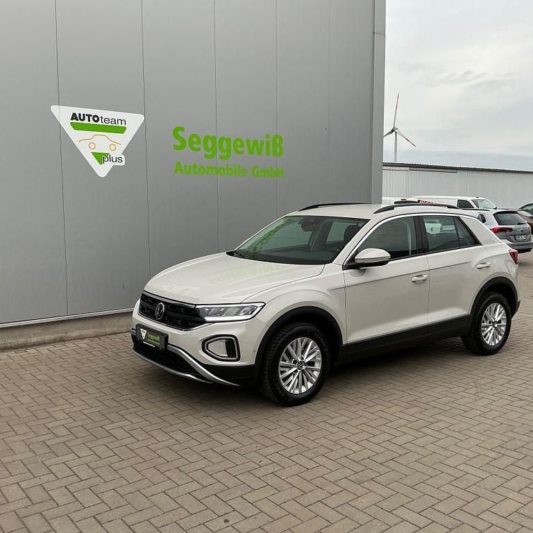 Grau Gebraucht 2024 VW T-Roc Life SUV | 26.450 € (Superpreis) - Bild 1/4