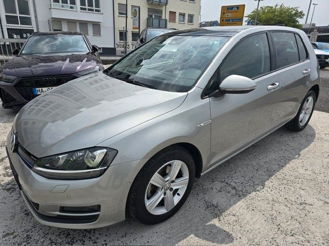 Silber Gebraucht 2015 VW Golf VII Comfortline Limousine | 11.190 € (Guter Preis) - Bild 1/4