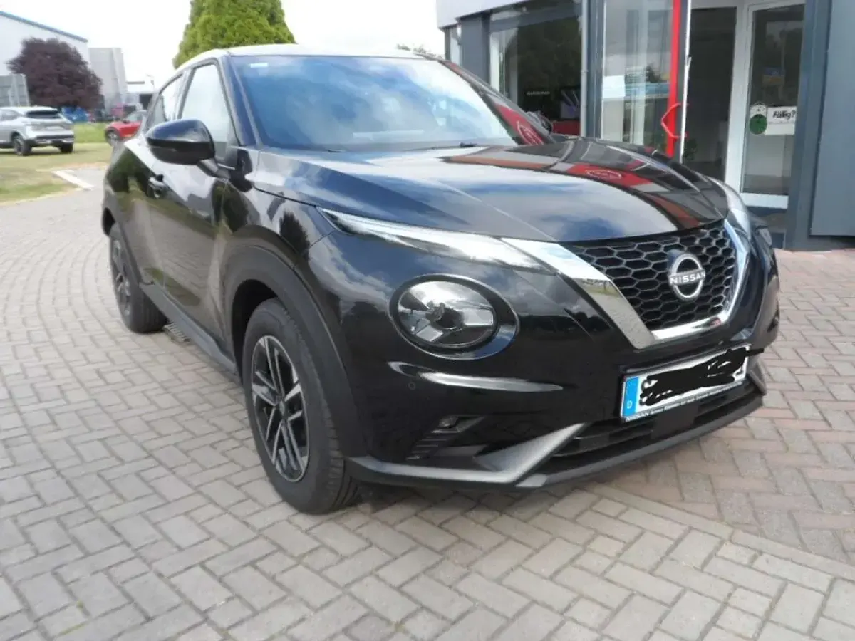 Gebraucht Nissan Juke N-Connecta 114 PS (83 kW) 2025 Pearl black SUV