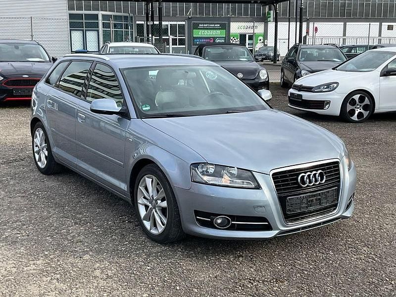 Gebraucht Audi A3 S-Line 140 PS (102 kW) 2012 Monzasilber (metallic) Kleinwagen