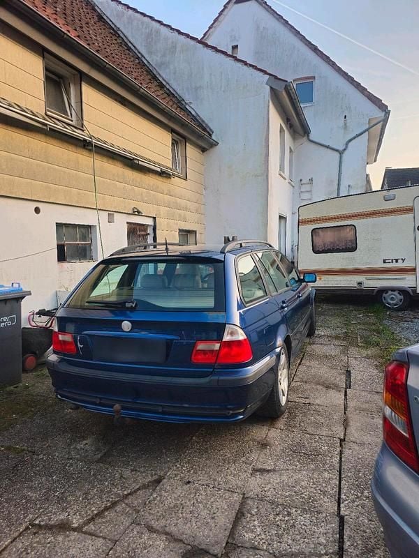 Gebraucht BMW 320 150 PS (110 kW) 2004 Blau Kombi