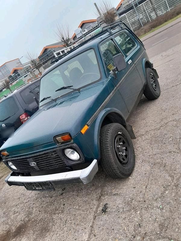 Gebraucht Lada Nova 82 PS (60 kW) 2009 Grün SUV